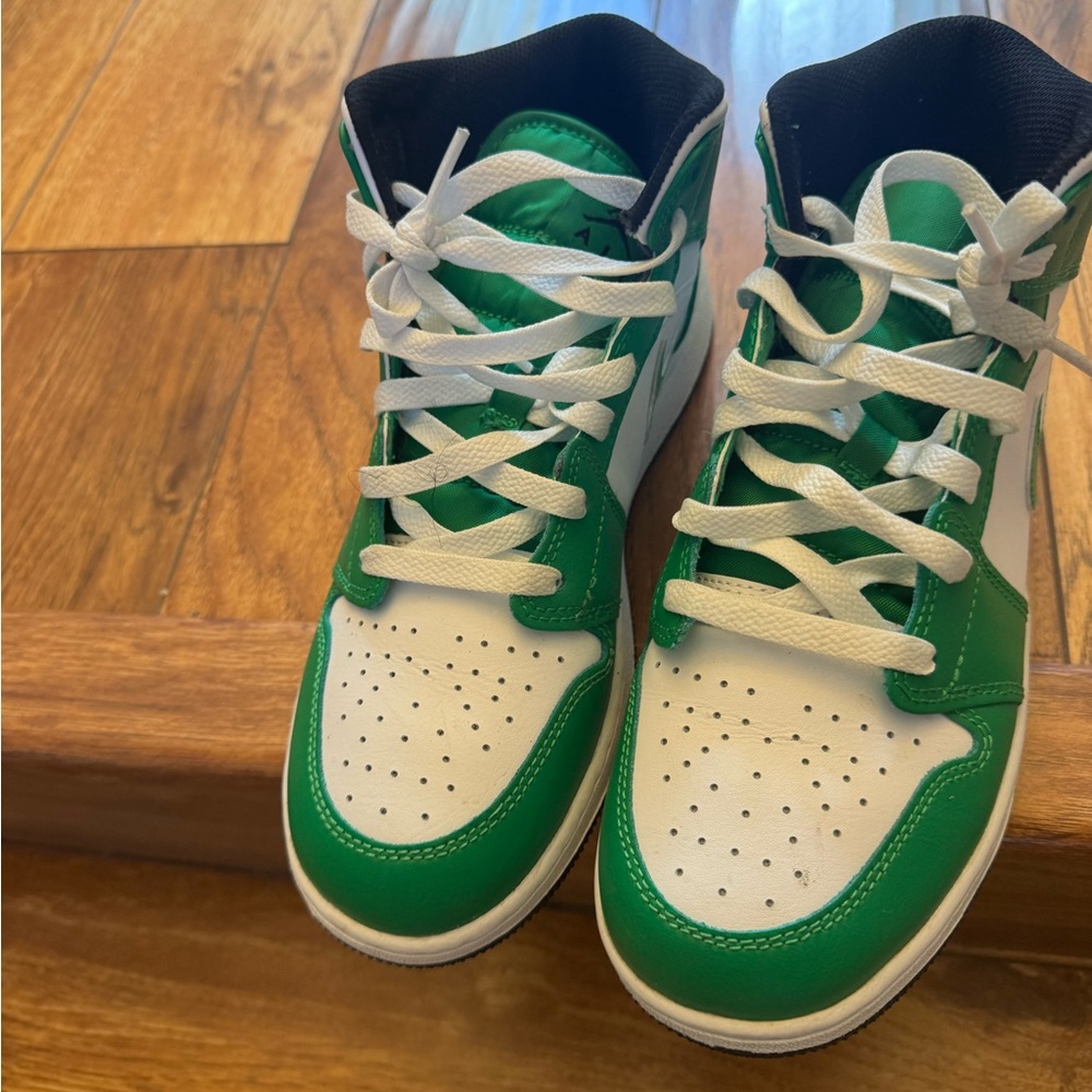 Jordan Kids Green and White Sneakers
